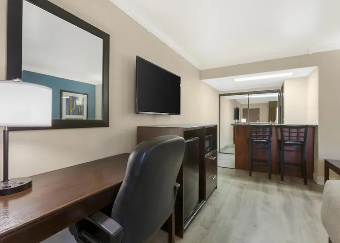 Best Western Innsuites Tucson Foothills Hotel & Suites